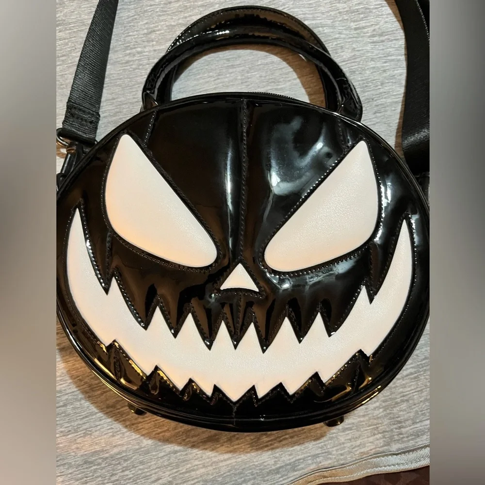 Killstar- infamous Hell-O-Ween bag. Spooky b/w, handles, strap, unworn. Rare. - Picture 2 of 6